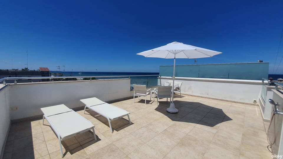 Balcony/Terrace, Sea view, sunbed