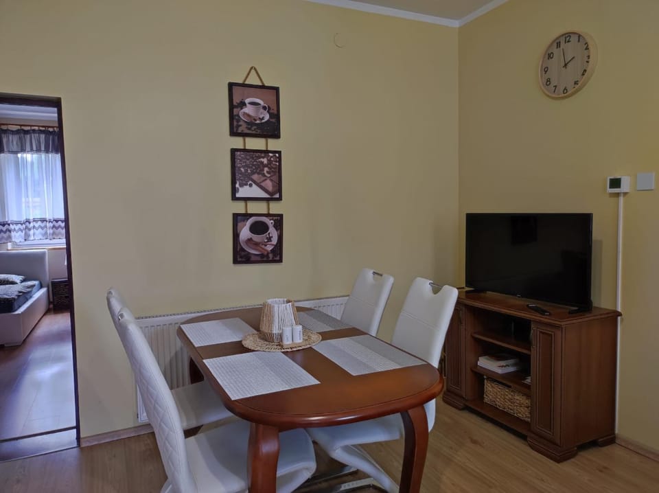 Apartamenty Pod Wiaduktem Apartment in Lower Silesian Voivodeship