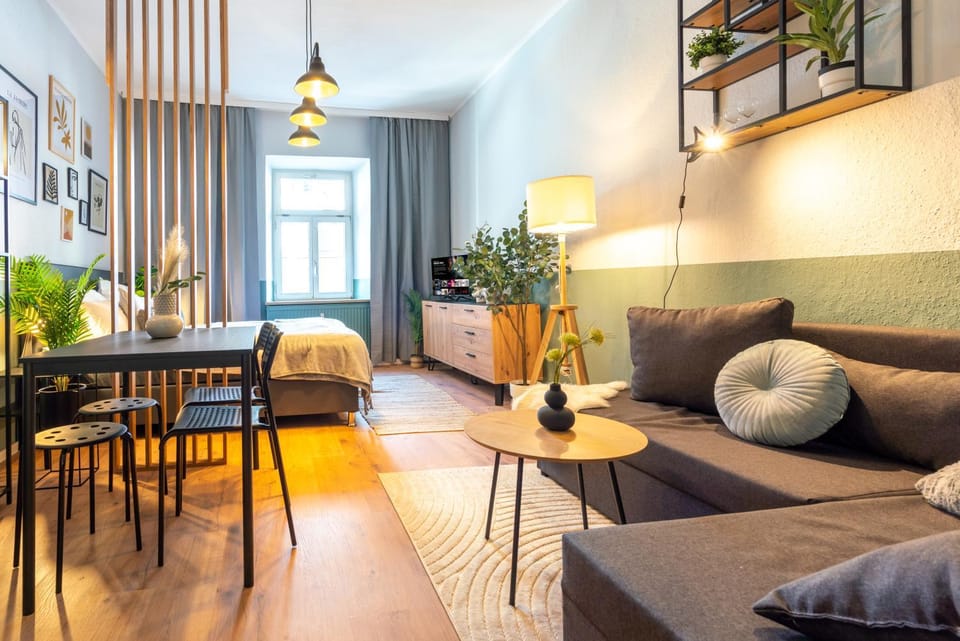 Living room, Photo of the whole room, Seating area, Bedroom