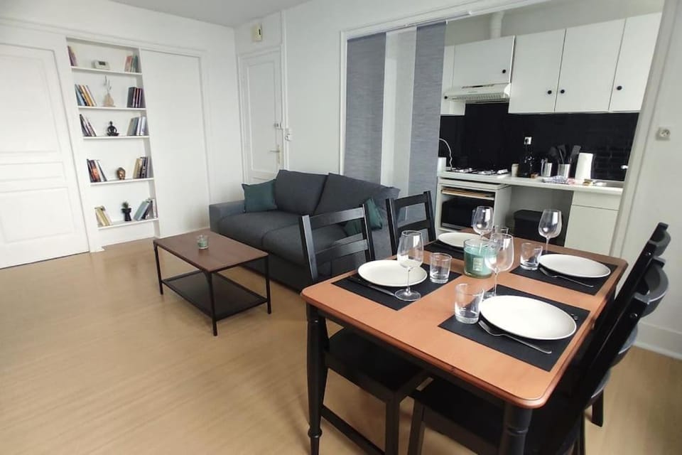 Living room, Seating area, Dining area