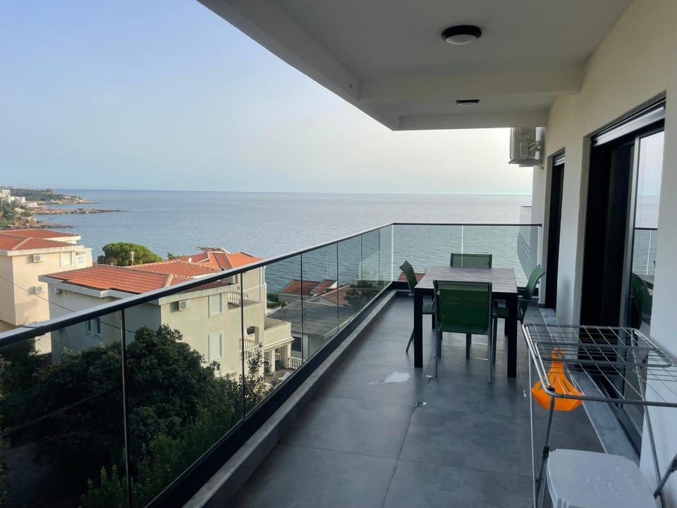 Patio, Day, Natural landscape, View (from property/room), Balcony/Terrace, Living room, Dining area, Sea view