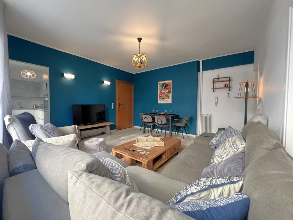 TV and multimedia, Living room, Seating area
