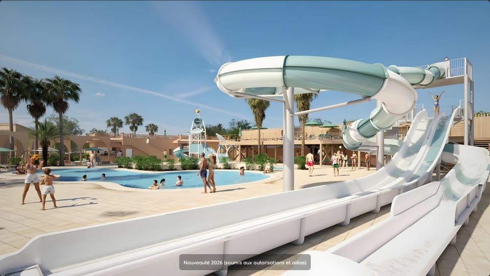 Property building, Swimming pool