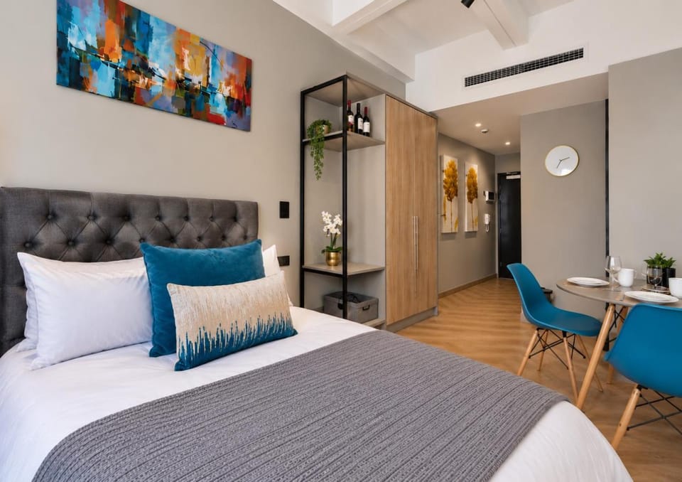 One Thibault Hotel - Studio - Central Cape Town City Apartment in Cape Town