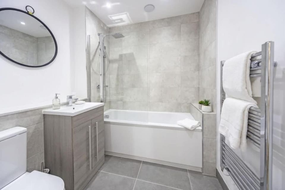 Stunning 2 Bedroom Apartment in Central Ashford Apartment in Ashford