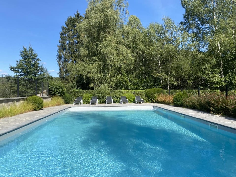 Swimming pool, sunbed