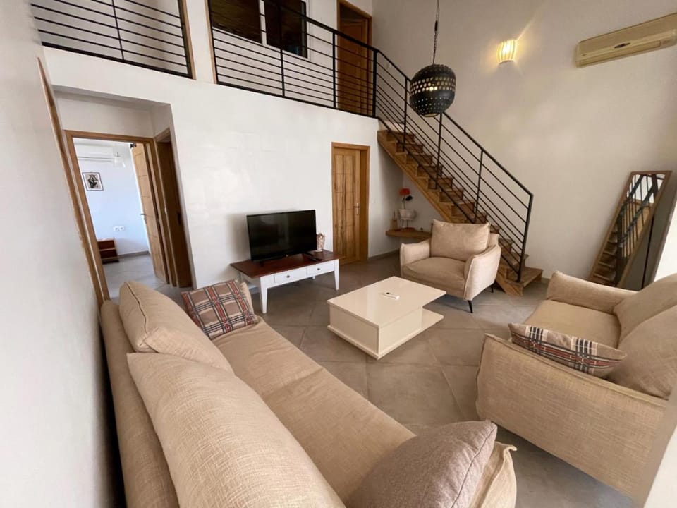 Communal lounge/ TV room, TV and multimedia, Living room