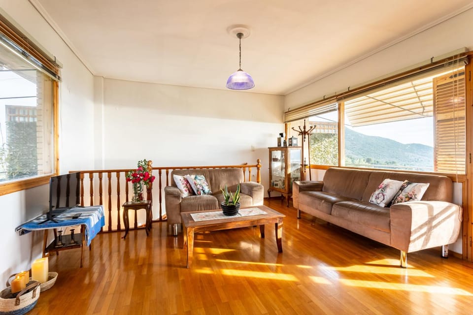 View (from property/room), Balcony/Terrace, Living room, Seating area, Mountain view