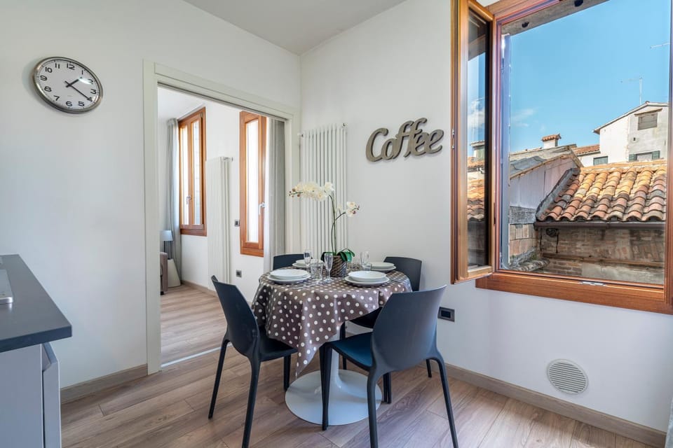View (from property/room), Kitchen or kitchenette
