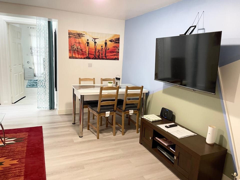 TV and multimedia, Living room, Dining area