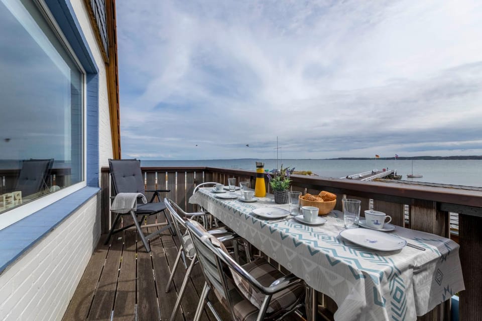 Luv und Lee - Über dem Meer Apartment in Hohwacht