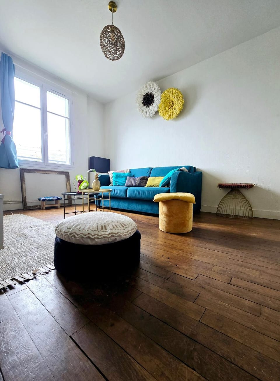 Living room, Decorative detail, Seating area
