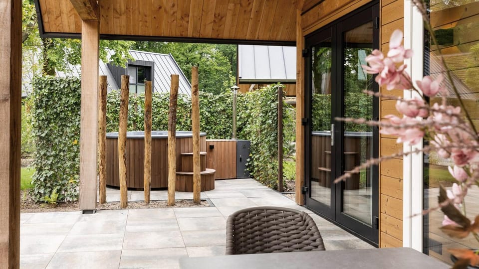 Bosvilla with Hottub & Sauna | 8 persons House in Gelderland, Netherlands