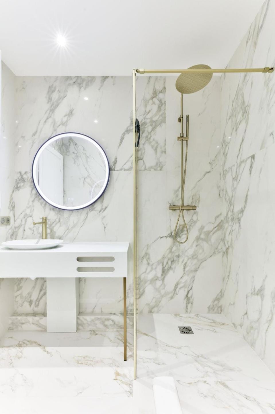 Family Retreat - Le Marais - with AC Apartment in Paris