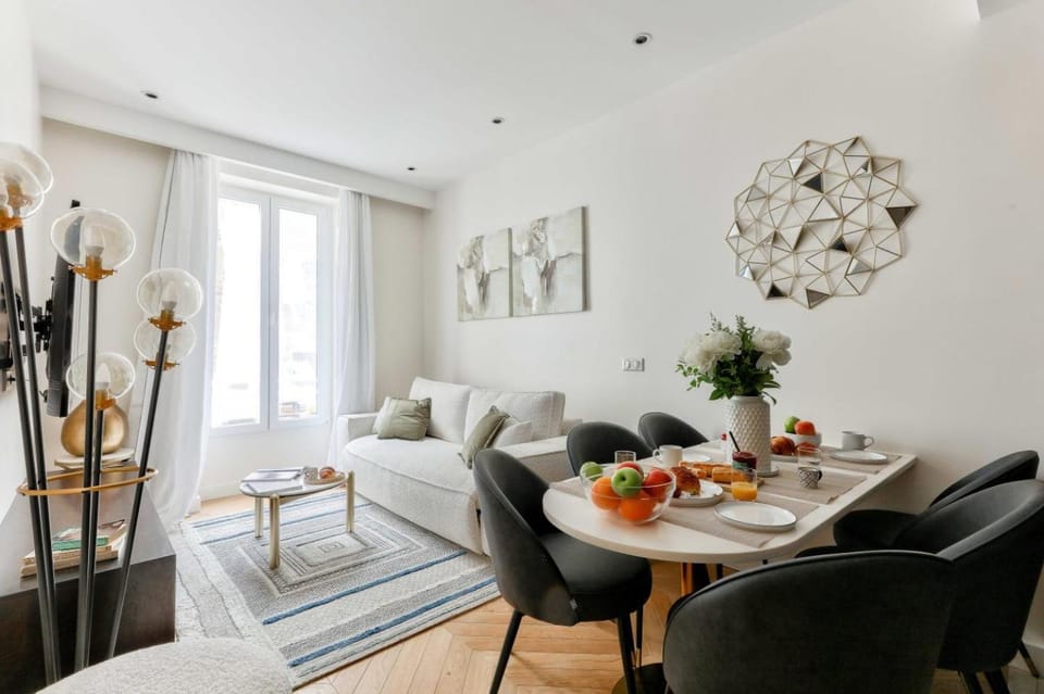 Family Retreat - Le Marais - with AC Apartment in Paris