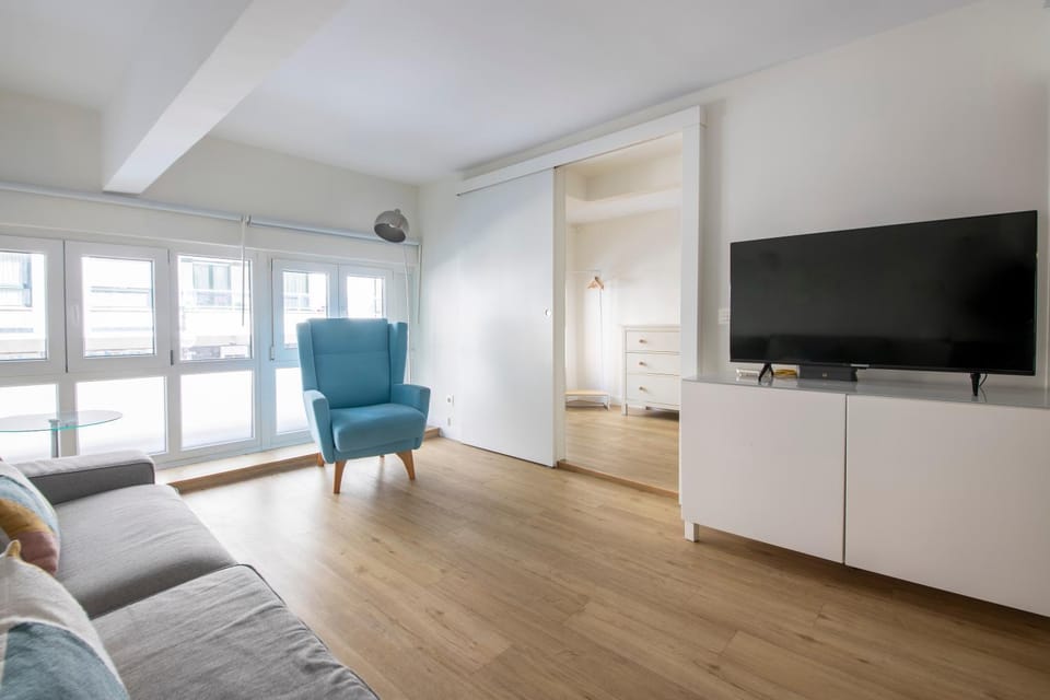 Surf Beach Hideaway Apartment in San Sebastian
