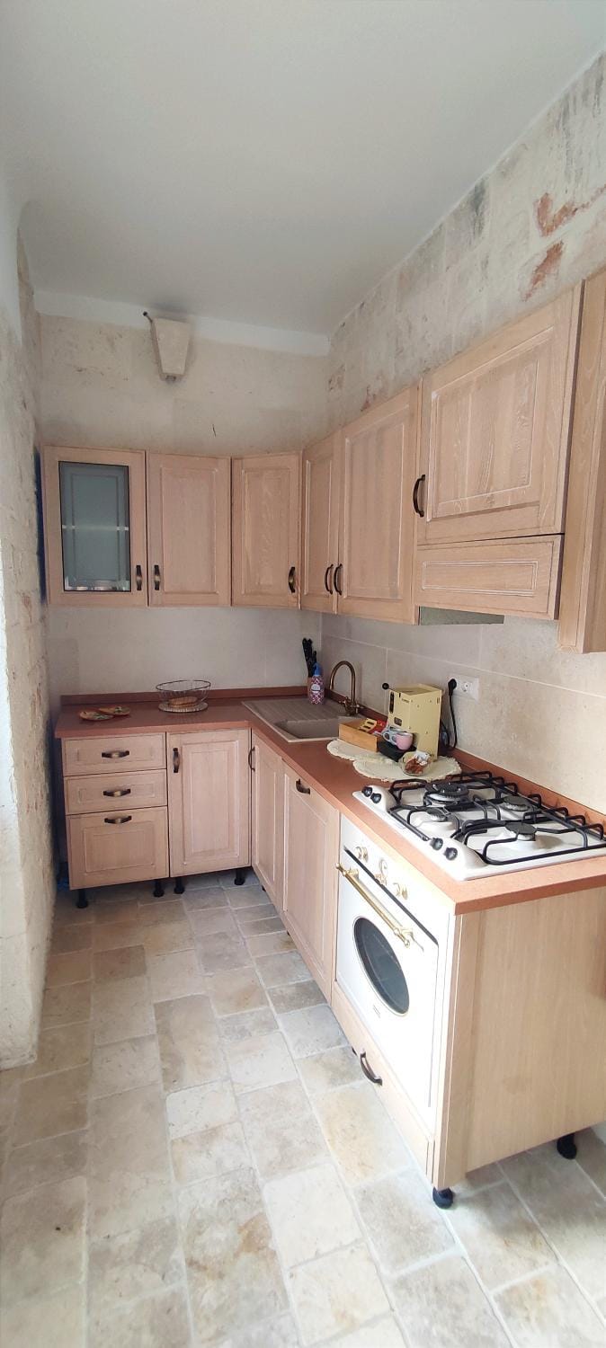 Kitchen or kitchenette, dishwasher, stove, kitchen