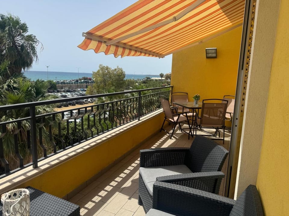 Moonlight house a 50 mt dal mare Noto Marina Apartment in Sicily