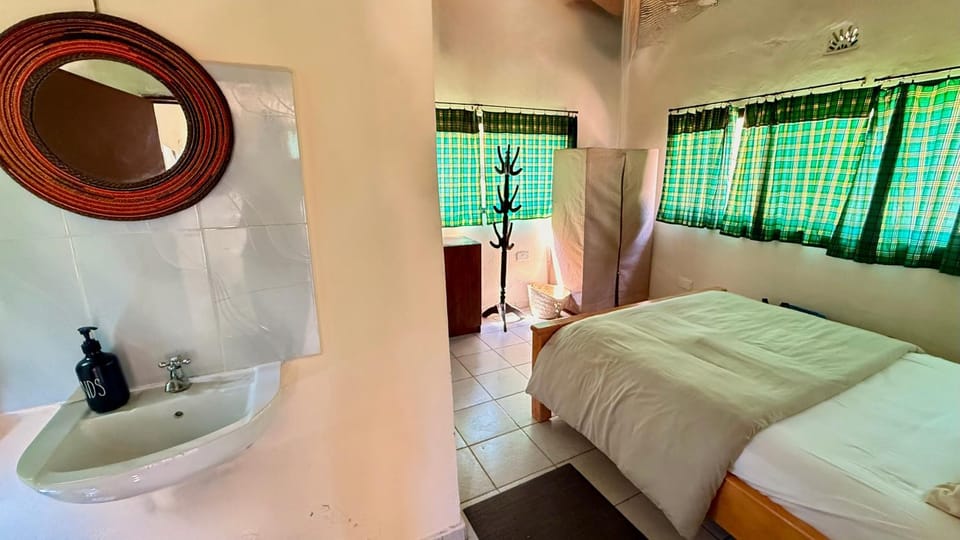 Bed, Bathroom, Photo of the whole room, Bedroom, towels