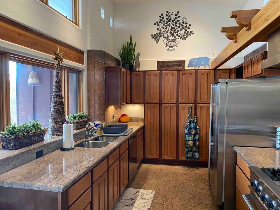 Adventure and Serenity in Litchfield Park Sleeps 8 House in Goodyear