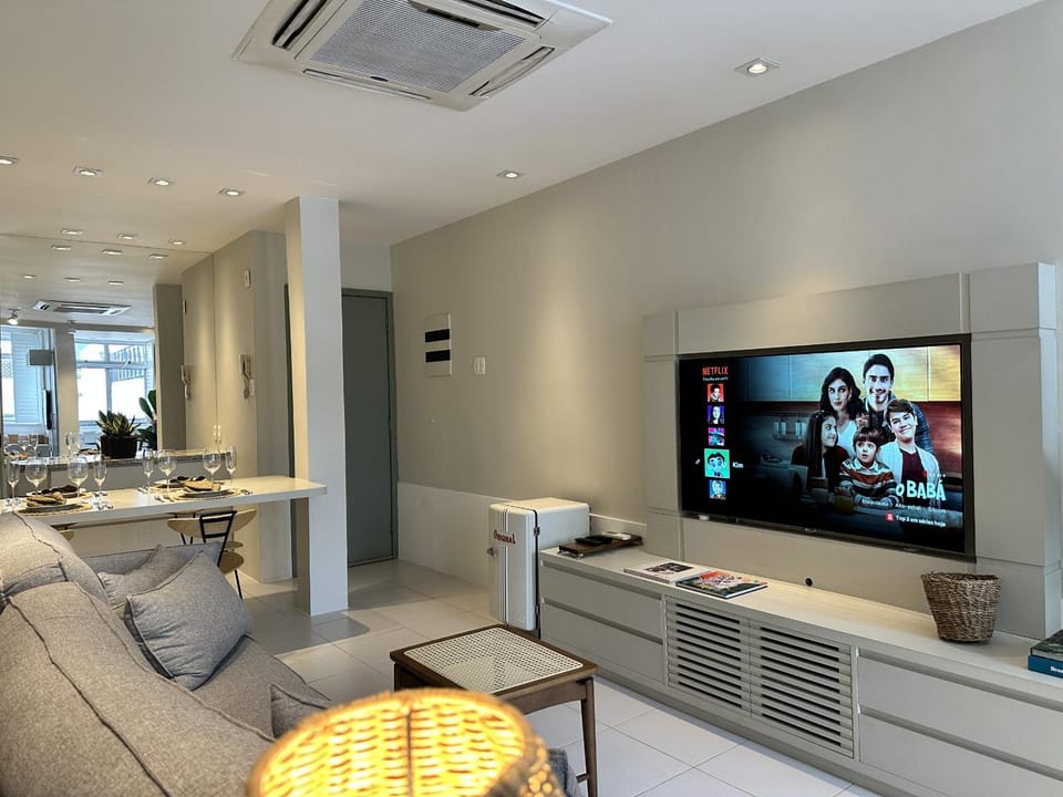 Communal lounge/ TV room, Living room