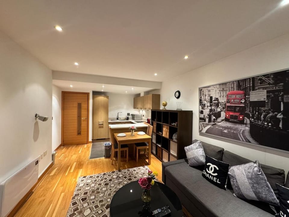 Park Hyatt London River Thames Apartment in London