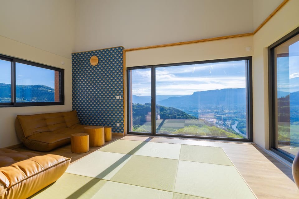 View (from property/room), Photo of the whole room