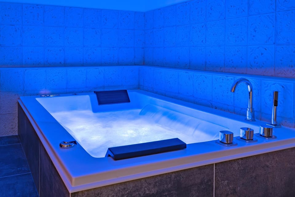 Hot Tub, Hot Tub, Bath