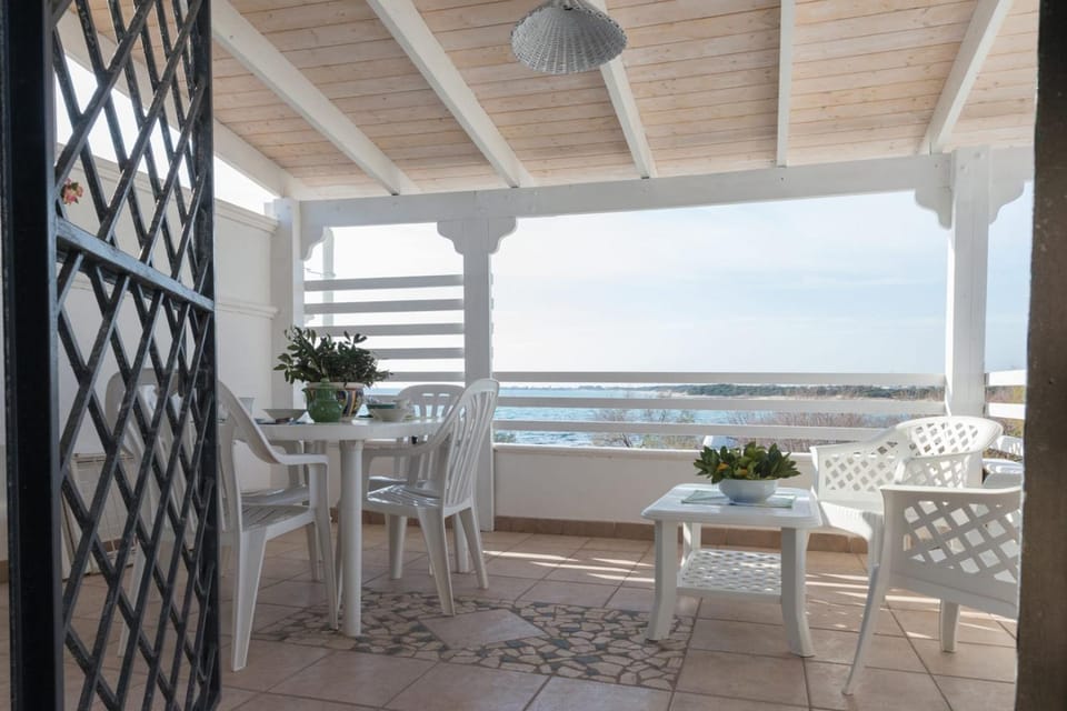 Natural landscape, View (from property/room), Balcony/Terrace, Balcony/Terrace, Dining area, Sea view