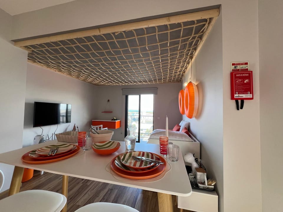 Bed, Bathroom, TV and multimedia, View (from property/room), Kitchen or kitchenette, Photo of the whole room, Seating area, Dining area, Parking, wardrobe, laundry