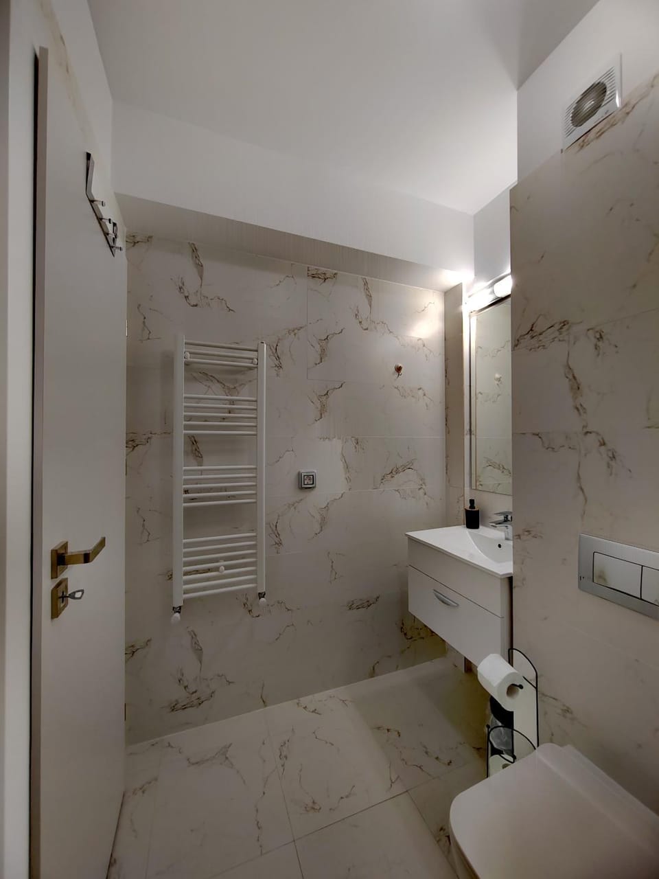 Shower, Bathroom, towels