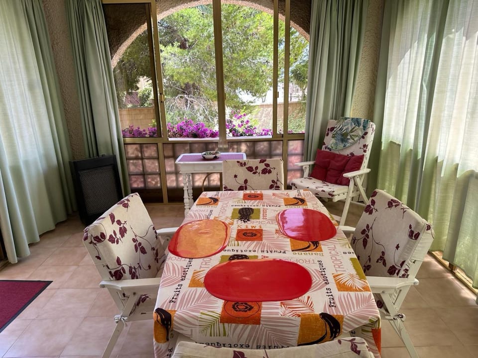 Patio, Dining area