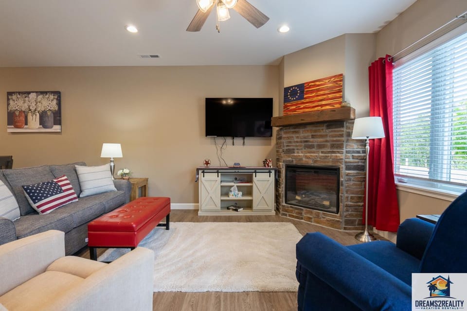 TV and multimedia, Living room, fireplace