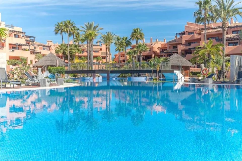 Pool view, Swimming pool