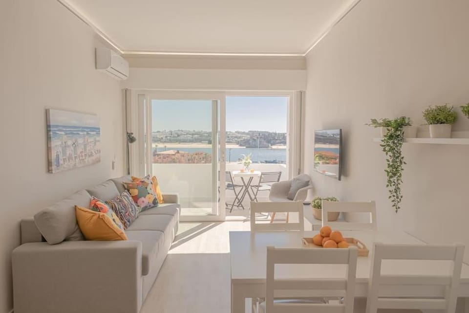 Balcony/Terrace, Living room, Seating area, Dining area