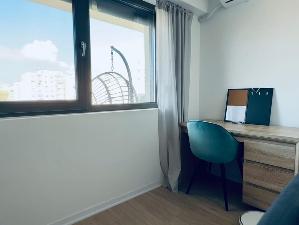View (from property/room), Balcony/Terrace, Bedroom