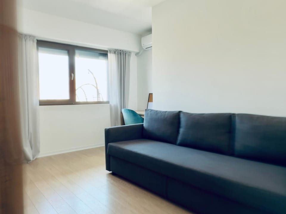 Seating area, Bedroom