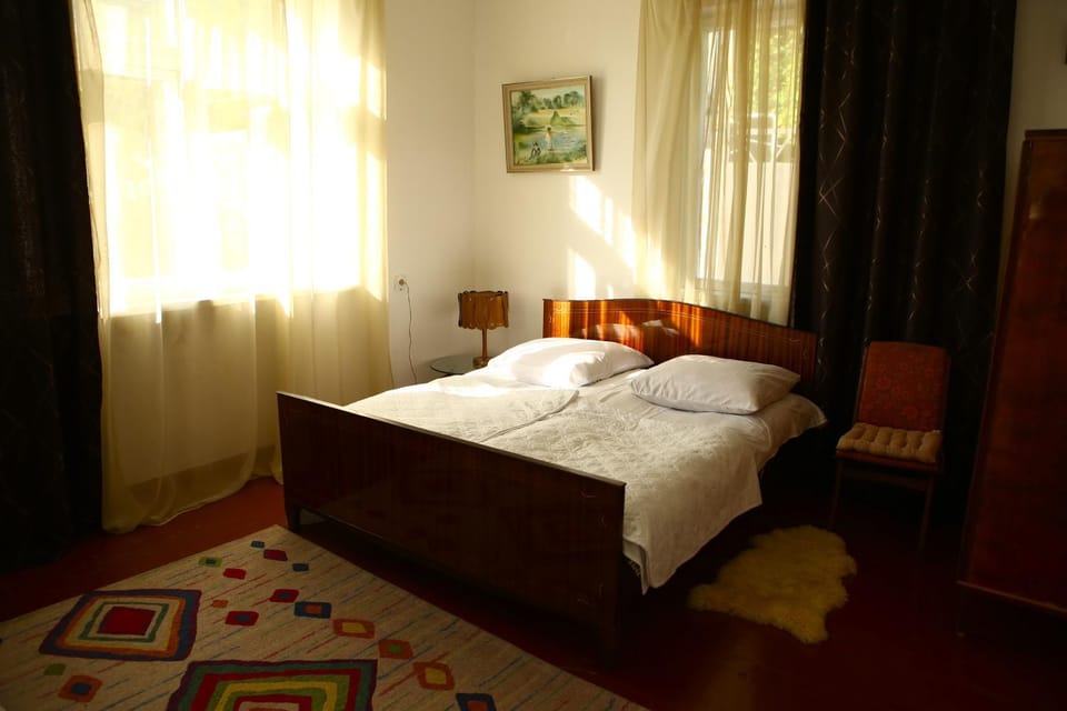 Collage Guesthouse Bed and Breakfast in Armenia