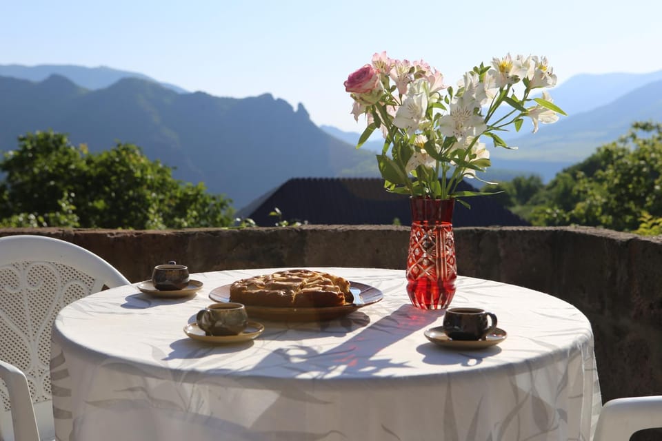 Collage Guesthouse Bed and Breakfast in Armenia