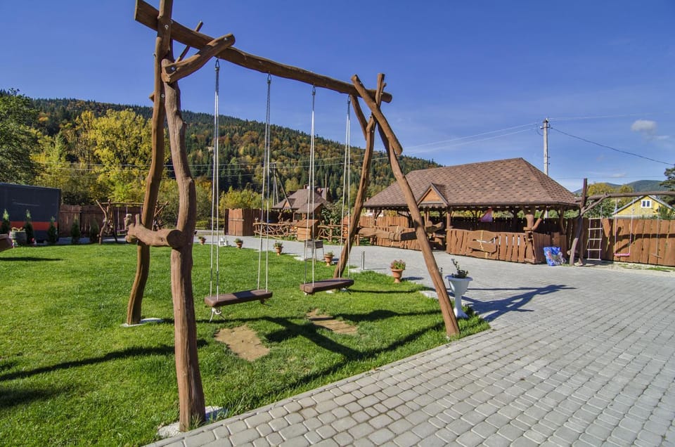 Cottage Duet Nature lodge in Ukraine