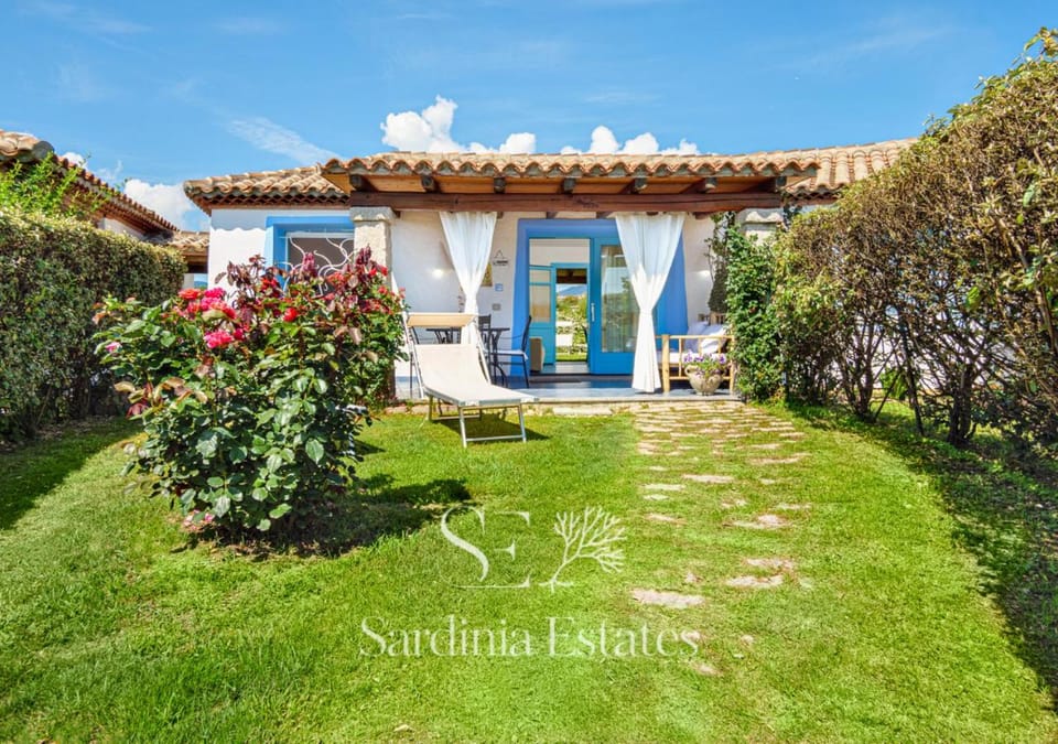 Property building, Spring, Day, Garden, Garden view