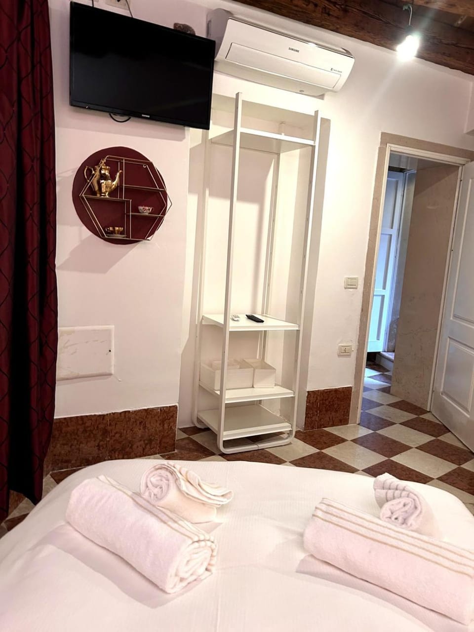 Bed, air conditioner