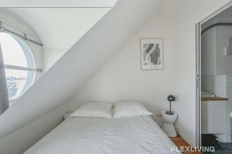 Flexliving - Onebedroom - Malesherbes - Eiffel Tower view Apartment in Paris