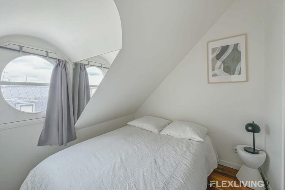 Flexliving - Onebedroom - Malesherbes - Eiffel Tower view Apartment in Paris