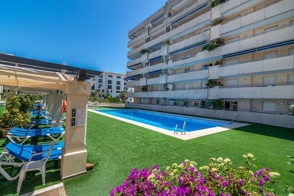 Property building, Pool view, Swimming pool, sunbed