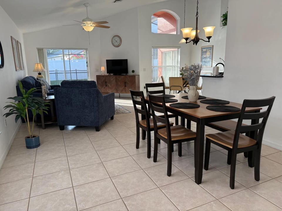 Southern Dunes Villa - Private Pool area House in Haines City