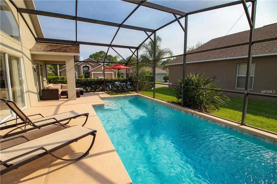 Updated Pool Villa - Southern Dunes House in Haines City