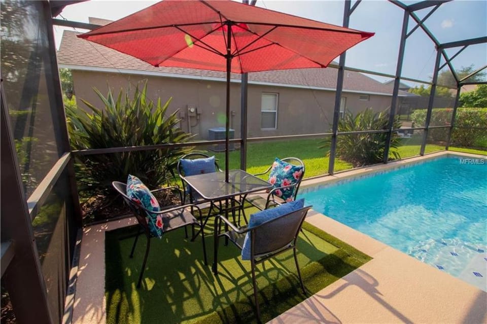 Updated Pool Villa - Southern Dunes House in Haines City