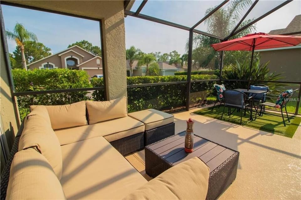 Updated Pool Villa - Southern Dunes House in Haines City