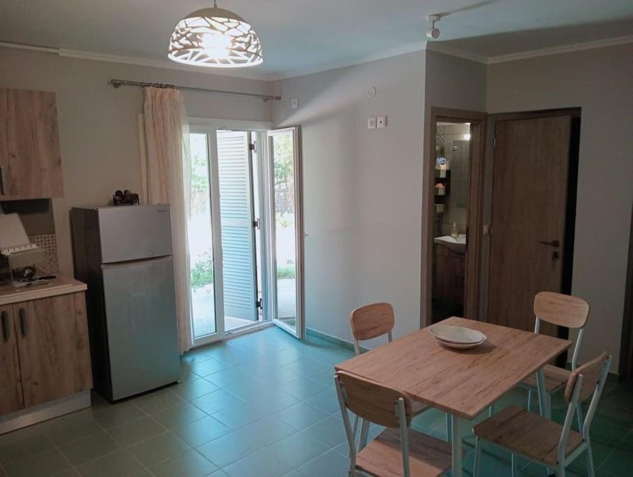 Spiros House Apartment in Ligia